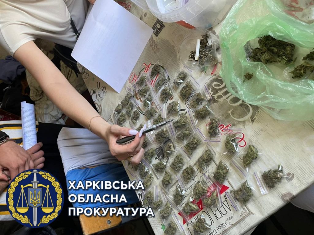В Харькове задержали студента, который продавал наркотики в общежитии (фото)
