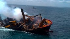 Контейнеровоз с химикатами у Берегов Шри-Ланки, горевший с 20 мая, затонул (фото)