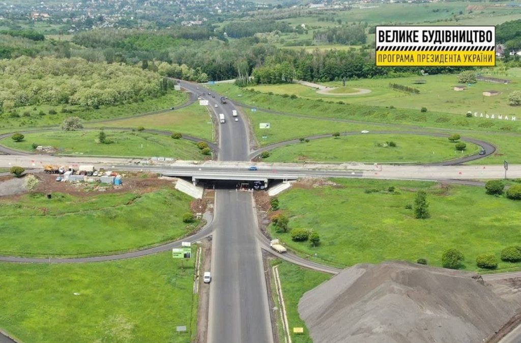 На дороге «Харьков — Щербаковка» в сторону Белгорода ремонтируют мост (фото)
