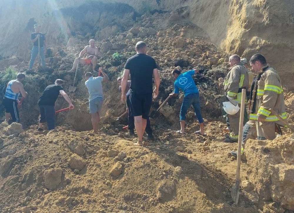 Место оползня на берегу моря возле села Лебедевка в одесской области - фото 2