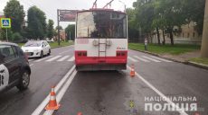 В Харькове троллейбус наехал на женщину-пешехода: в полиции рассказали подробности