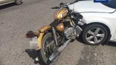 В Харькове столкнулись автомобиль и мотоцикл: есть пострадавшие (фото)