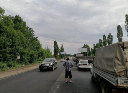 В Харькове на дорогах — пробки (фото)
