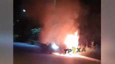 В Харькове сгорел ночью BMW (видео)