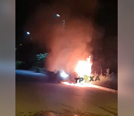 В Харькове сгорел ночью BMW (видео)
