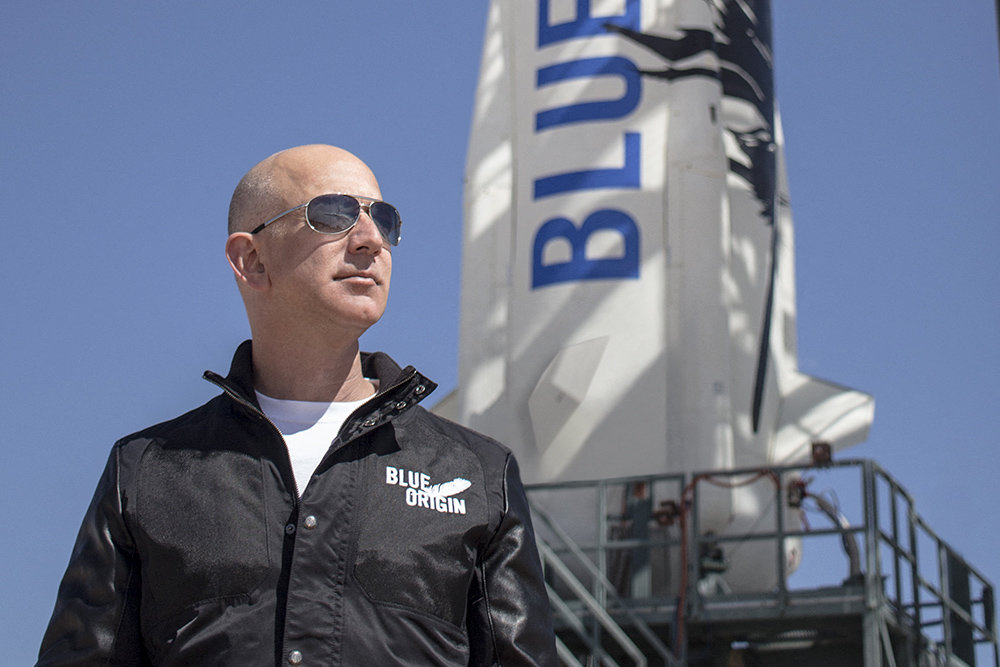 Миллиардер Джефф Безос совершит туристический полет в космос: где смотреть