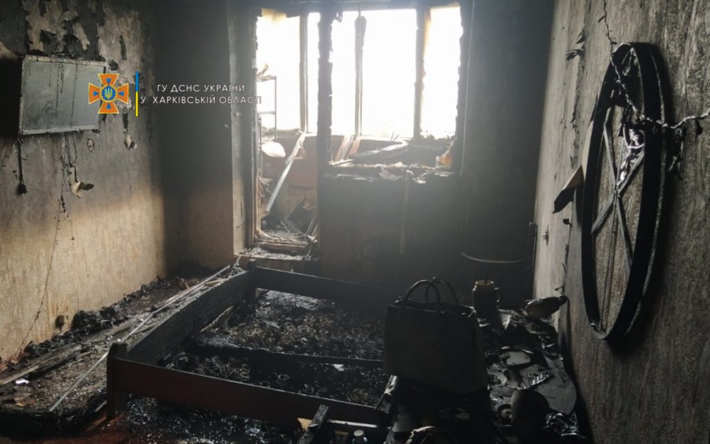В Песочине во время пожара эвакуировали 43 жильца многоэтажного дома, из них 7 детей (фото) 