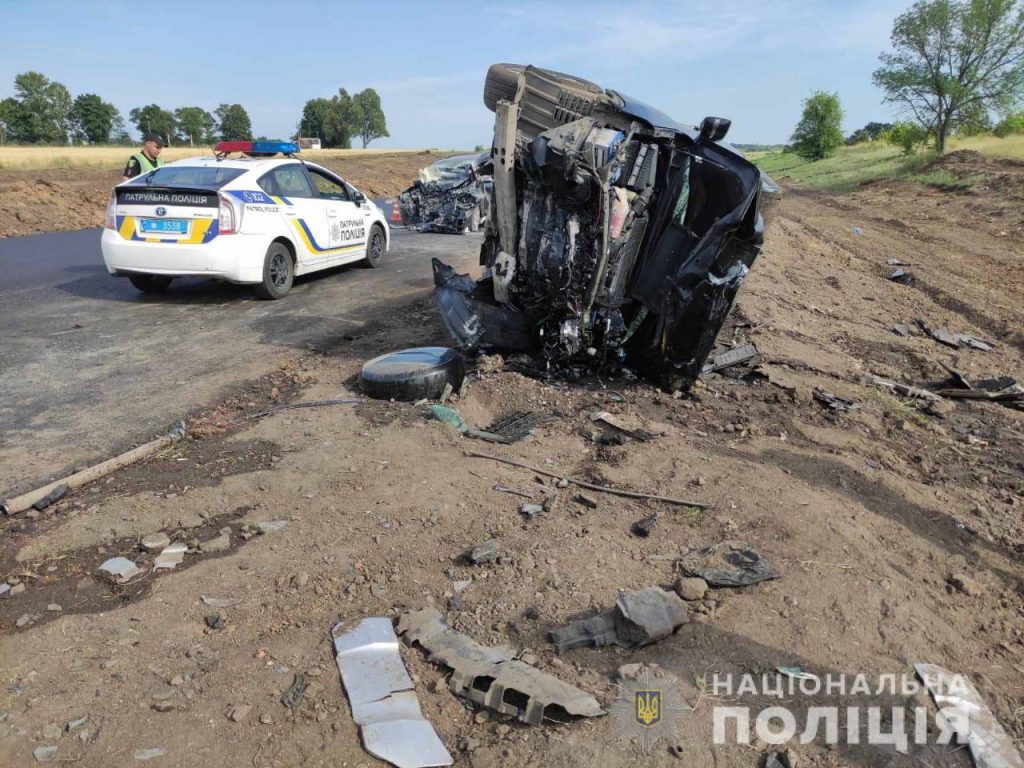 Авария на харьковской Окружной: два человека пострадали, один — умер (фоторепортаж)