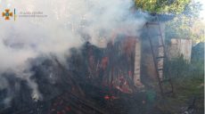 Под Харьковом горел жилой дом (фото)