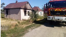 На Харьковщине загорелся дом (фото)
