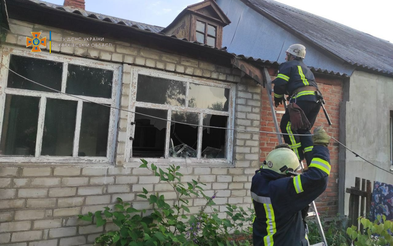 Харьковские пожарные спасли женщину (фото)