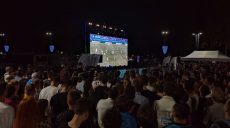 Украина проиграла Англии 0:4: в центре Харькова зажгли фаеры и спели песню про Путина (видео)