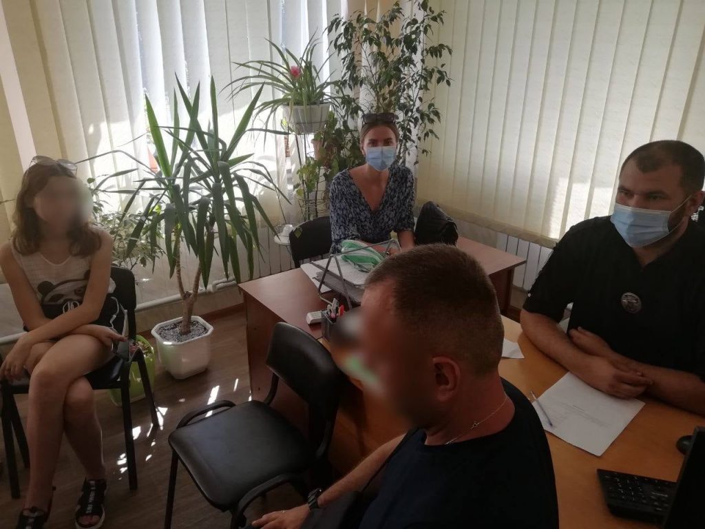 Три несовершеннолетние жительницы Харьковской области оказались в полиции из-за TikTok