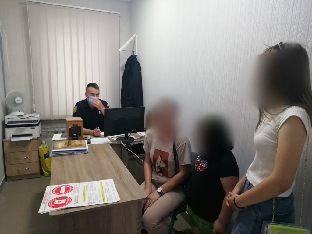 Ушла из дома и два дня не выходила на связь: 15-летнюю жительницу Харьковщины вернули матери