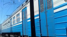 В Харькове поезд насмерть переехал харьковчанина, который лежал головой на рельсах