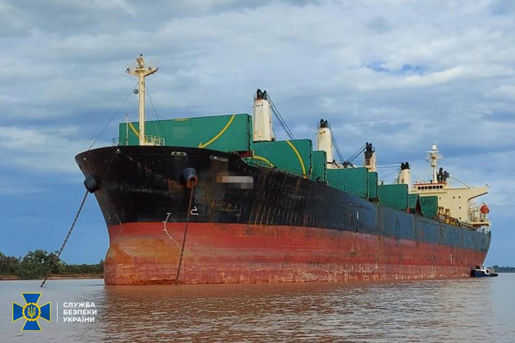 Захватил судно в Индийском океане: в Украине впервые сообщили о подозрении в пиратстве (фото)