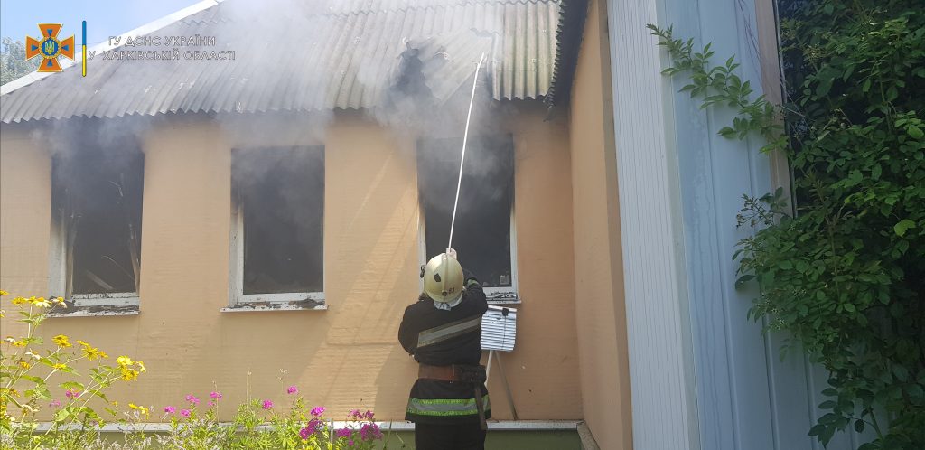 Под Харьковом сгорел частый дом (фото)