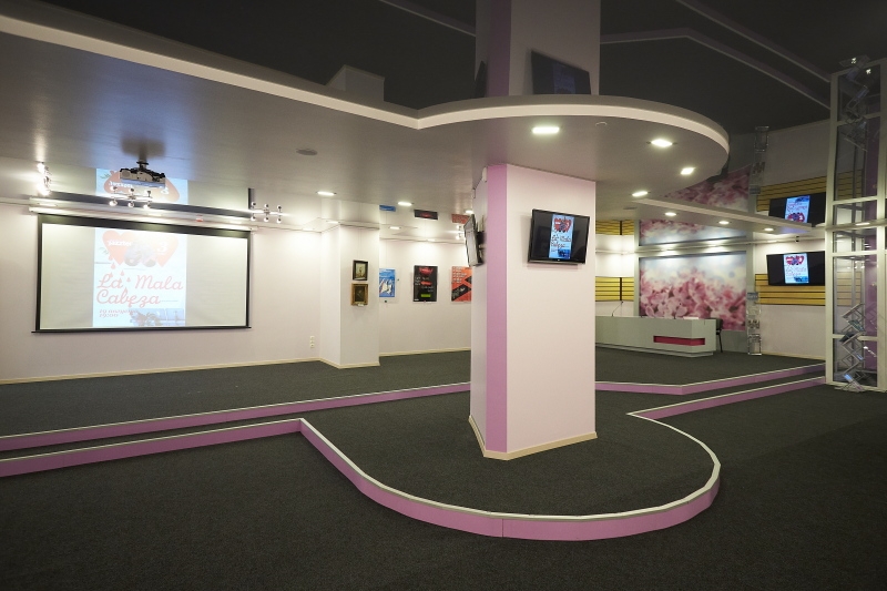 В харьковском выставочном центре открылись две новые выставки живописи