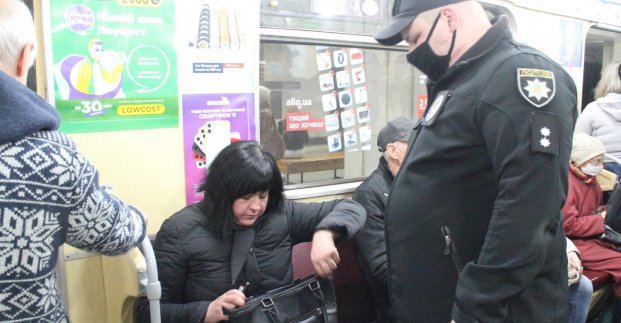 В Харькове решили усилять контроль за соблюдением масочного режима