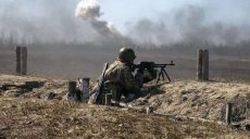 Во время обстрела в зоне ООС украинский военный получил проникающие осколочное ранение