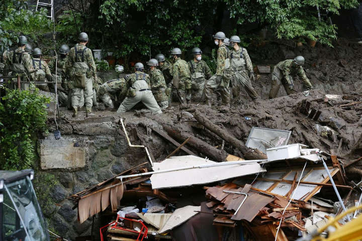 Оползни в Японии: пропали более 100 человек, еще 3 — погибли (видео)