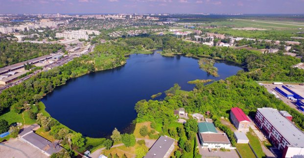 Городские власти обещают благоустроить карьер-водоем в Харькове