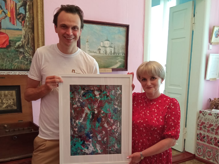Нарордный художник УкраиныИван Марчук подарил картину Пархомовскому музею на Харьковщине 
