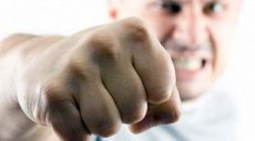 В Харькове мужчина разбил сожительнице голову (видео 18+)