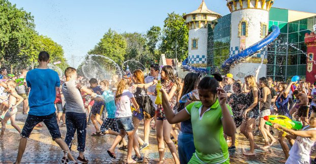 Харьковчан приглашают отметить экватор лета водяной битвой и пенной вечеринкой