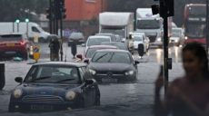 В Лондоне наводнение, затопило станции метрополитена (видео)