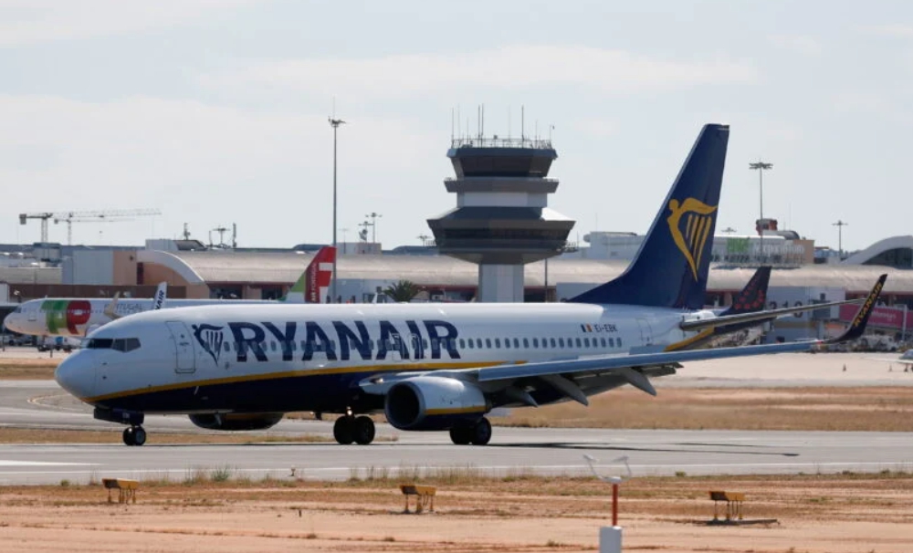 Самолет Ryanair с неадекватным пилотом вовремя не вылетел из Познани в Украину
