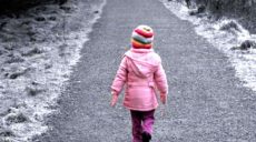 В Харькове трехлетняя девочка самостоятельно ушла из дома