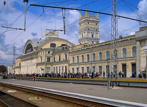 Нарушили правила безопасности: ЮЖД оштрафовала сотни человек