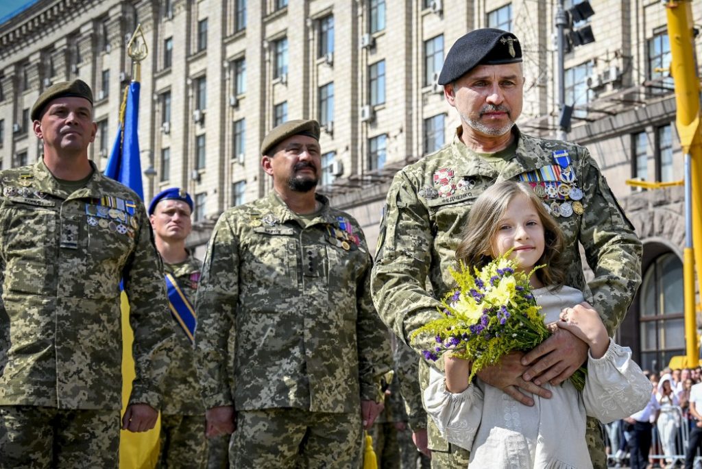 В военном параде в Киеве приняли участие 75 самолетов и 400 единиц военной техники (видео, фото)