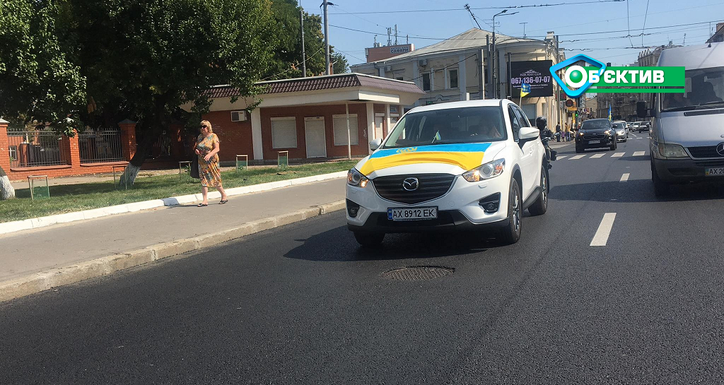 Патриотический автопробег ко Дню независимости в Харькове - фото 2