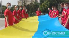 В Харькове медики «скорой помощи» провели флешмоб ко Дню независимости (фото, видео)