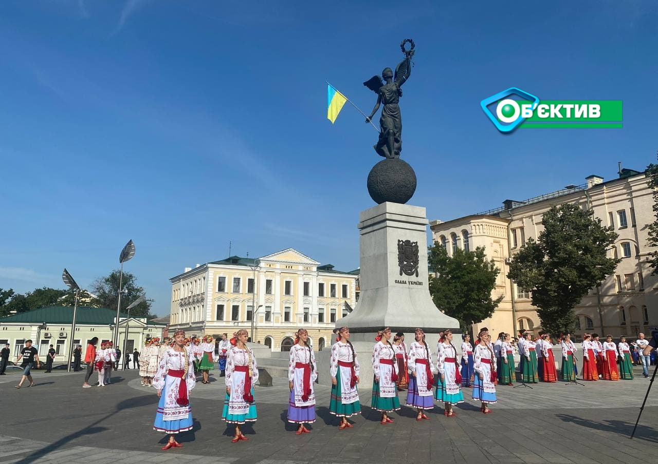 Харьковчане празднуют 30-ю годовщину Независимости Украины - фото 4