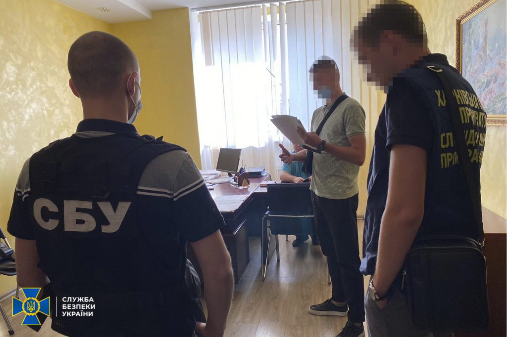 Служащие «Укрзалізниці» на Харьковщине присвоили около 2 млн грн зарплаты