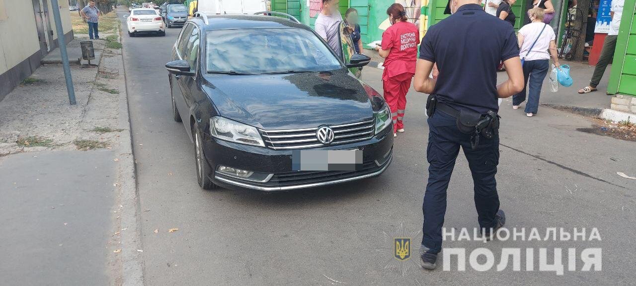 В Харькове на проспекте Героев Сталинграда Volkswagen сбил девушку-пешехода (фото)