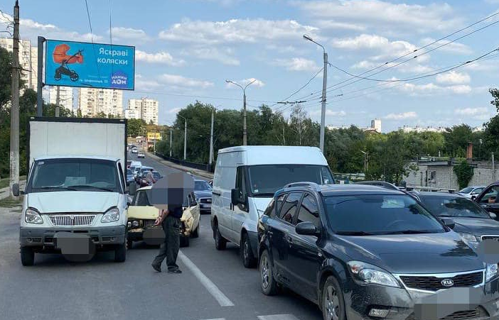 В Харькове произошло тройное ДТП с пострадавшими