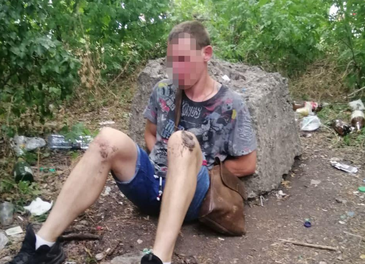 В Харькове в лесополосе вооруженный извращенец приставал к 12-летней девочке