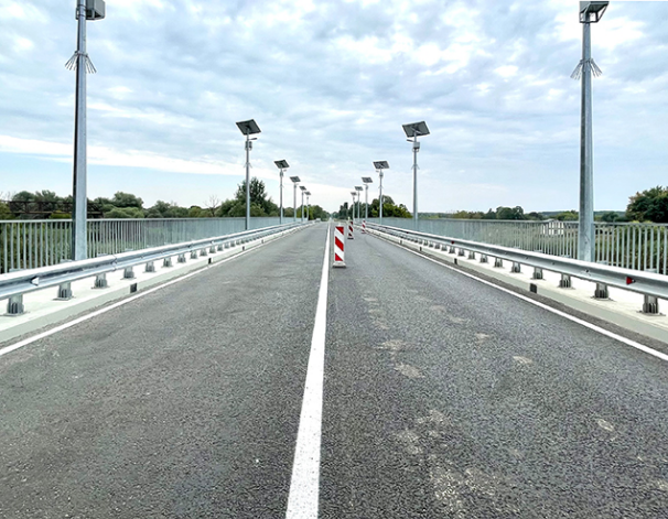 На Харьковщине завершили ремонт моста на выезде из Чугуева (фото)