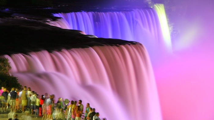 Ниагарский водопад подсветят в цвета украинского флага