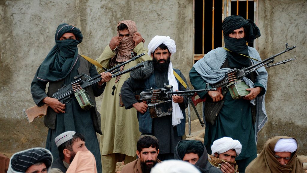 Афганистан: чтение корана по телевизору, охота на девушек, другие нововведения Талибана (фото)