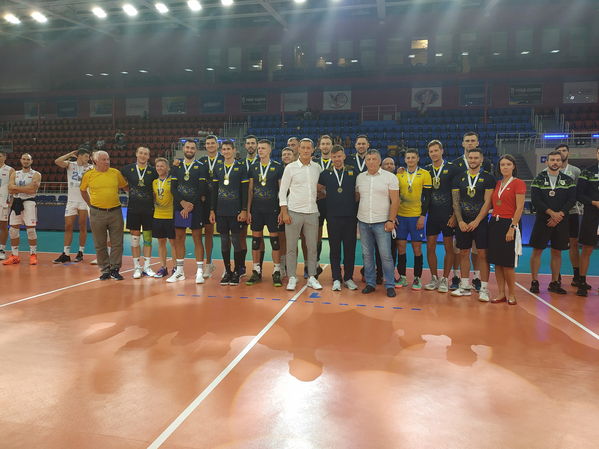 Волейбольная сборная Украины выиграла у чемпионов Европы