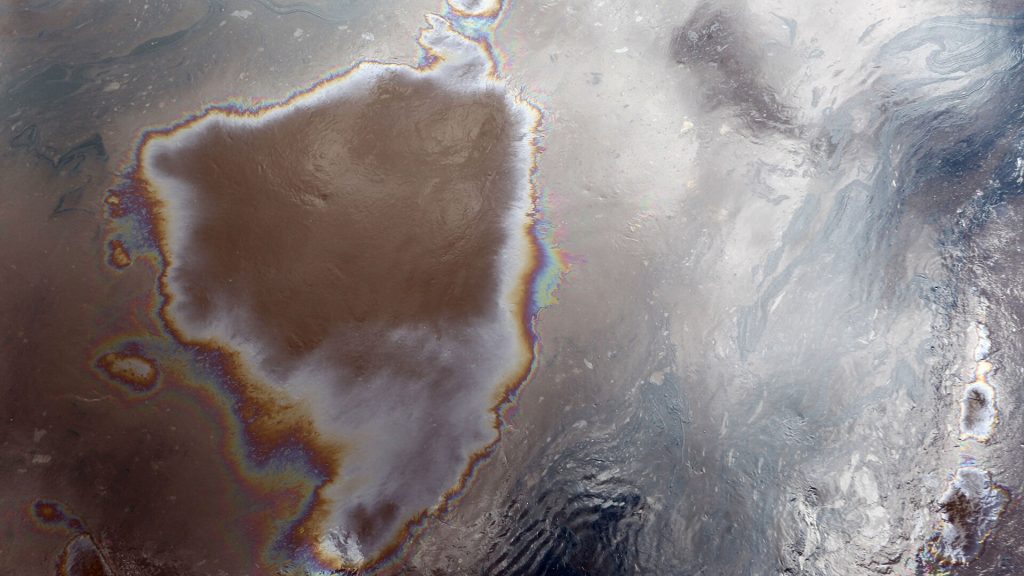 Разлив нефти под Новороссийском - аэрокосмическая съемка