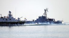 Отдыхающие на Ланжероне в Одессе стали свидетелями репетиции парада ВМС Украины (фото, видео)