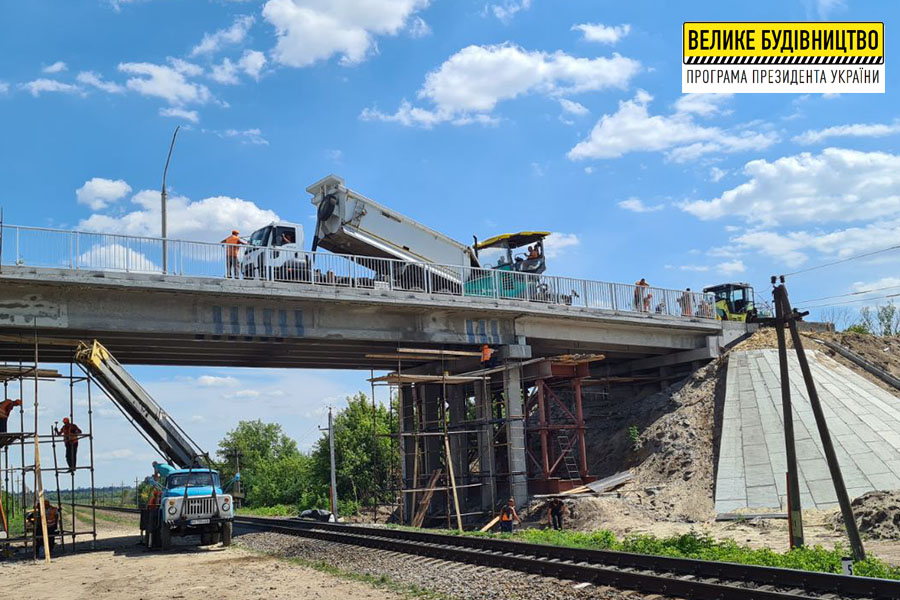 Капремонт моста через железную дорогу в Купянском районе - фото 2
