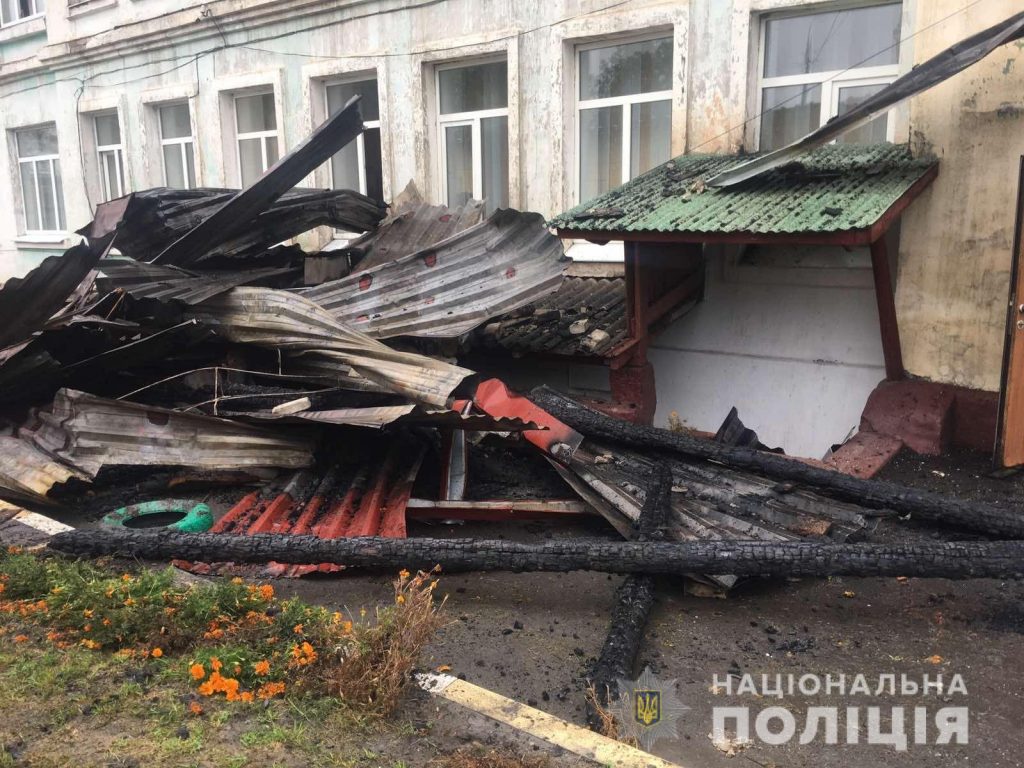 По факту сгоревшей в Чугуеве на Харьковщине школы полиция проводит расследование - фото 3