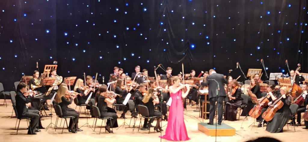 Владелица «Красной скрипки» Страдивари после концерта в Харькове обратилась к президенту Украины (фото, видео)